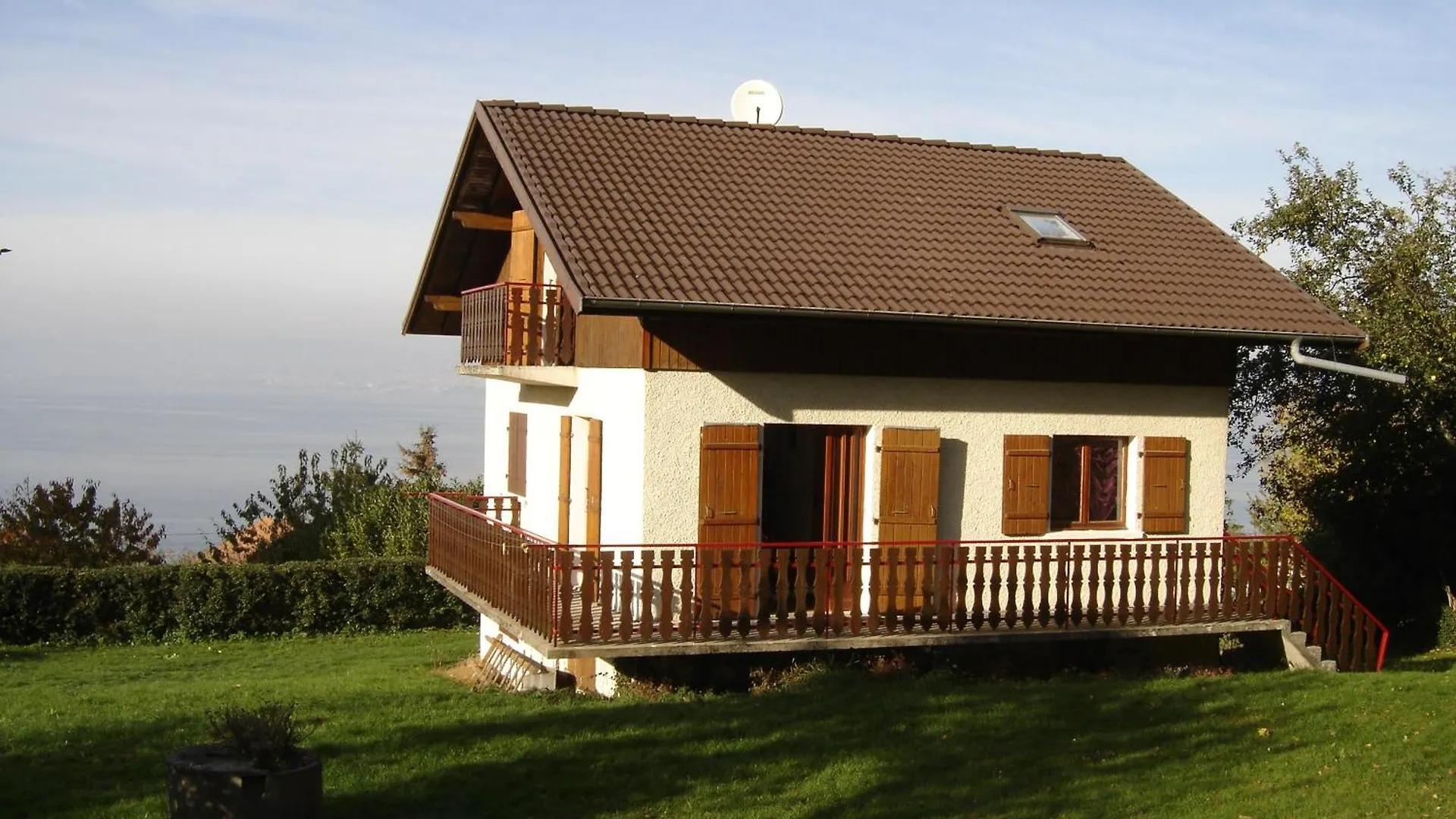 Vue Exceptionnelle Sur Le Lac Lugrin